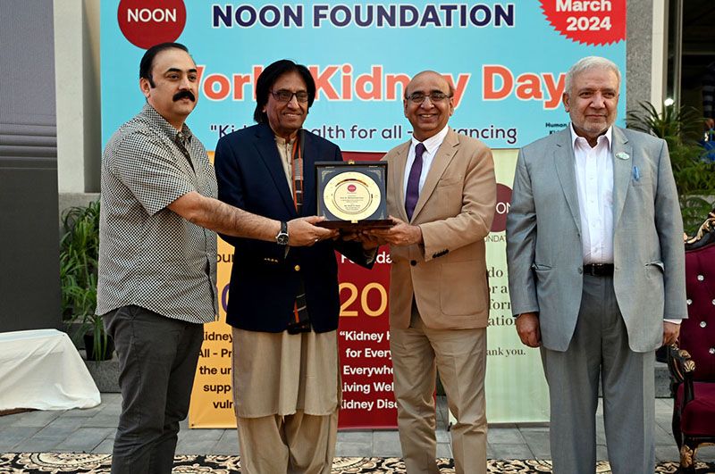 Large number of people participating in a Walk to “Raise Awareness About Kidney Diseases Their Precautions & Treatment in Pakistan" at Mehran Gate F-9 Park