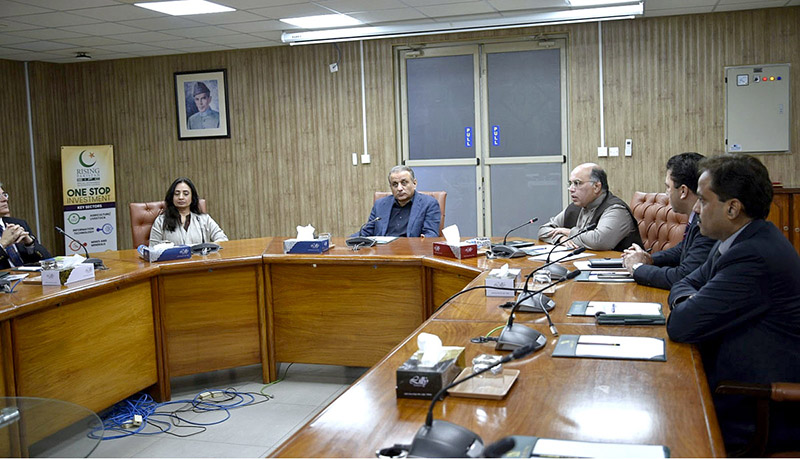 Federal Minister newly appointed, the Board of Investment BIO, Mr. Abdul Aleem Khan is is being briefed by Additional Secretary Ambreen Iftakhar and Executive Director Khashi ur Rehman during his first official act after assuming charge. Mr. Khan paid an inaugural visit to BOI following his oath-taking ceremony accompanied by 19 members of the new cabinet of Prime Minister Shahbaz Sharif