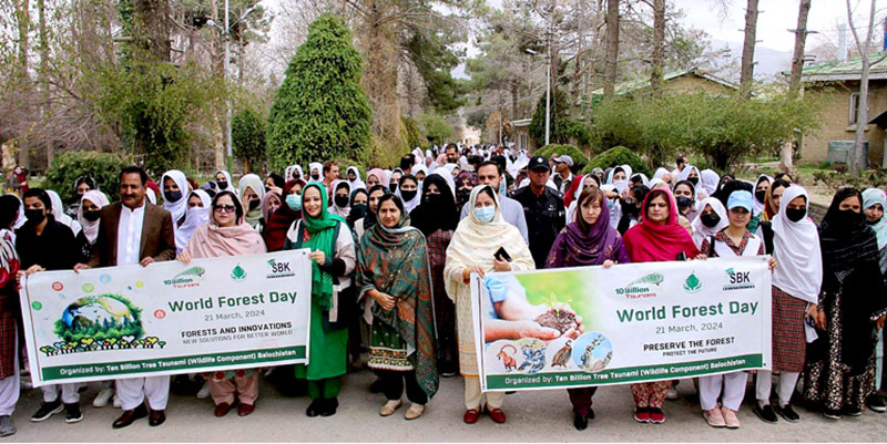 Secretary Forest Abdul Raouf Baloch and Vice-Chancellor Sradar Bahadur Khan Women University Prof. Dr Naheed Haq leading a walk organized on occasion of International Forest Day