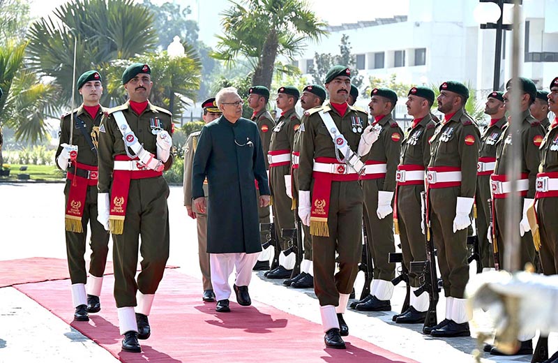 President Dr Arif Alvi being presented with the farewell Guard of Honour, at Aiwan-e-Sadr