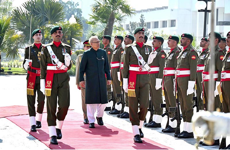 President Dr Arif Alvi being presented with the farewell Guard of Honour, at Aiwan-e-Sadr