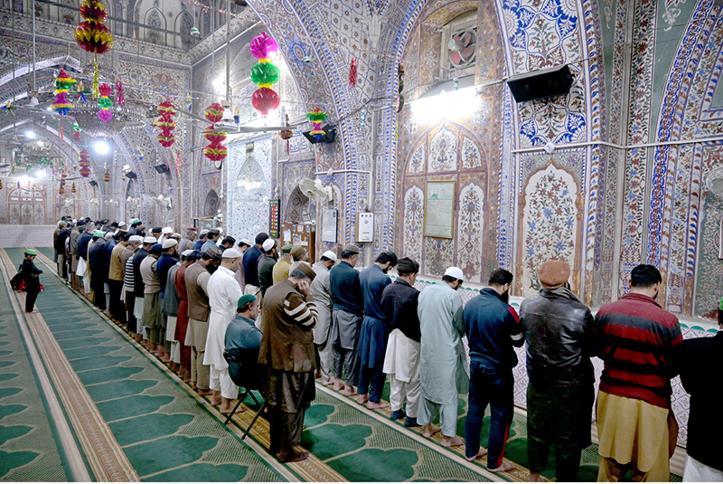 People praying first Tarawih in congregation in Qadimi Jamia Masjid as the crescent moon sighted in the country