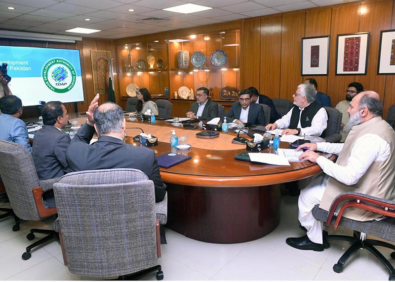 Federal Minister for Commerce, Jam Kamal Khan receives warm reception at TDAP, engages in discussions on promotional activities and exhibition schedules