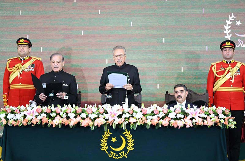 President Dr. Arif Alvi administering the oath of office to Mian Muhammad Shehbaz Sharif as the Prime Minister of the Islamic Republic of Pakistan at Aiwan-e-Sadr