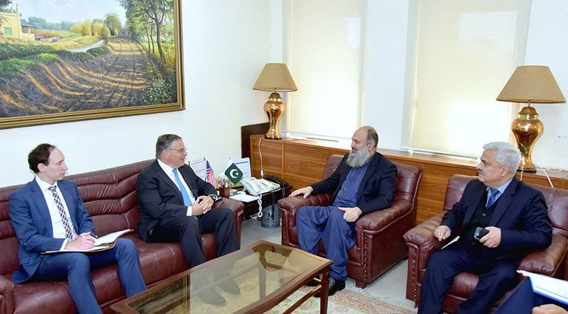 The US Ambassador Donald Blome calls on Federal Minister for Commerce, Jam Kamal Khan to discuss and explore avenues for enhancing bilateral trade and investment between the two countries