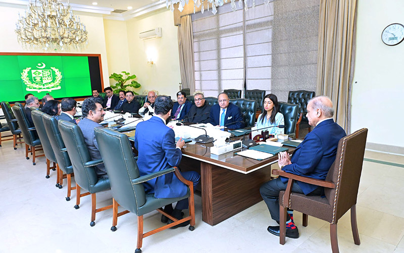 A delegation of All Pakistan Newspapers Society calls on Prime Minister Muhammad Shehbaz Sharif.