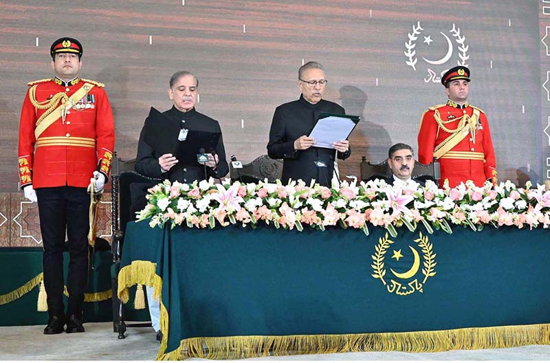 President Dr. Arif Alvi administering the oath of office to Mian Muhammad Shehbaz Sharif as the Prime Minister of the Islamic Republic of Pakistan at Aiwan-e-Sadr