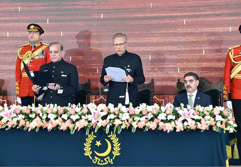 President Dr. Arif Alvi administering the oath of office to Mian Muhammad Shehbaz Sharif as the Prime Minister of the Islamic Republic of Pakistan at Aiwan-e-Sadr