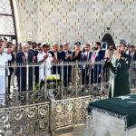 President Asif Ali Zardari offering Fateha at the mausoleum of Quaid-e-Azam Muhammad Ali Jinnah