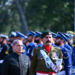 Prime Minister Muhammad Shehbaz Sharif inspecting the Guard of Honor presented by a contingent of Pakistan’s Armed Forces upon arrival at the Prime Minister House