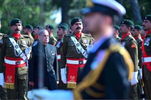 Prime Minister Muhammad Shehbaz Sharif inspecting the Guard of Honor presented by a contingent of Pakistan’s Armed Forces upon arrival at the Prime Minister House