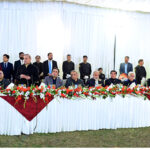 Prime Minister Muhammad Shehbaz Sharif addressing parliamentarians at a banquet