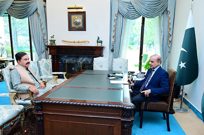 Leader of Pakistan Muslim League (N) Jaffar Khan Mandokhel calls on Prime Minister Muhammad Shehbaz Sharif