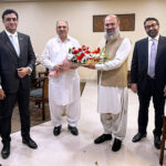 Federal Minister for Commerce, Jam Kamal Khan receives warm welcome at State Life Insurance Corporation Headquarters