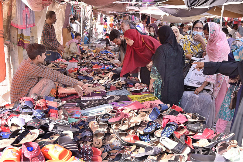 Women shopping in preparations of Eid-ul-Fitr in the city