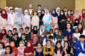 Ms. Aseefa Bhutto Zardari in a group photo with children from different orphanages on the occasion of Iftar-Dinner hosted by the President on Orphans Day in the Islamic World, at Aiwan-e-Sadr
