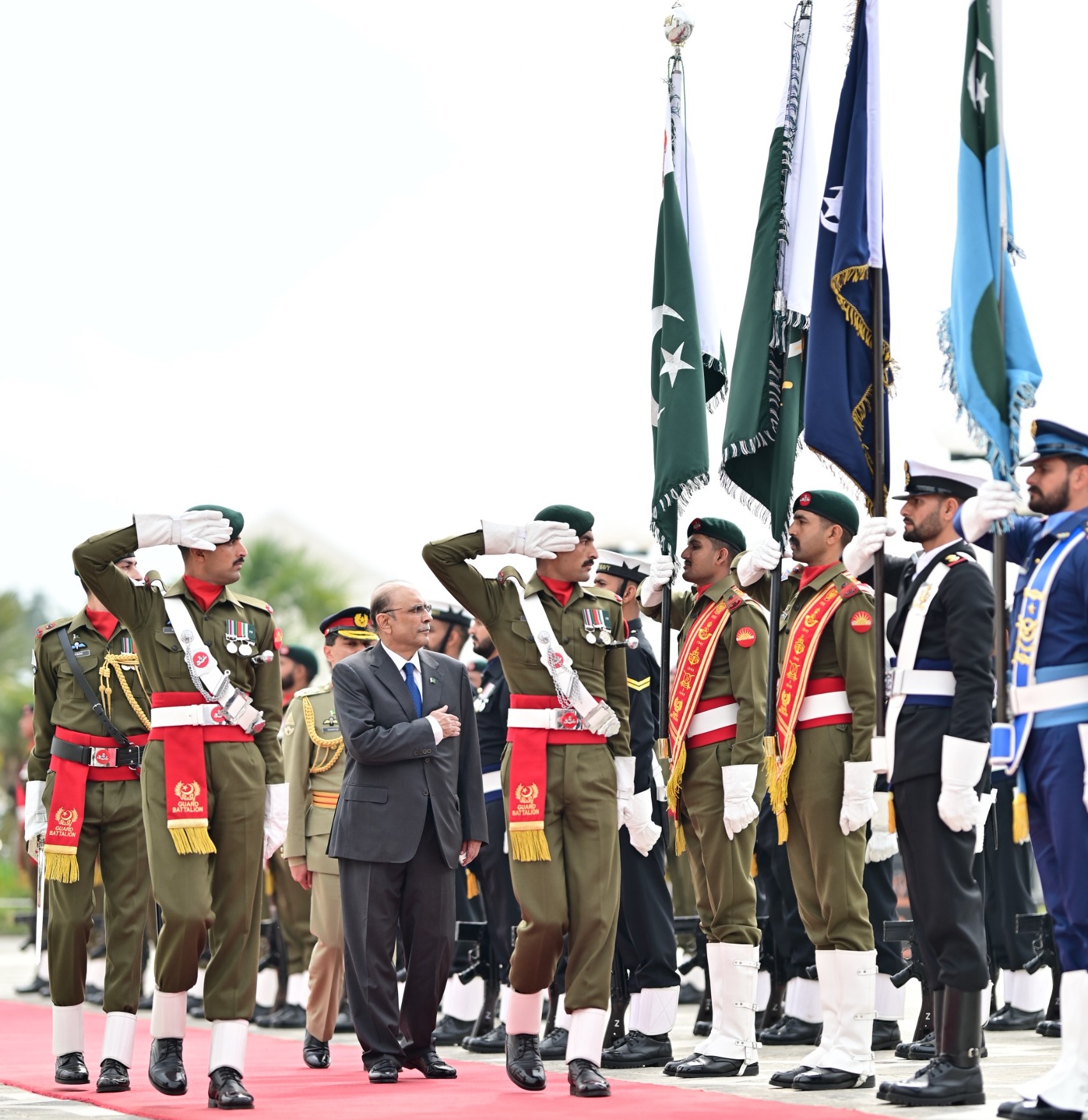 President Asif Zardari presented guard of honour
