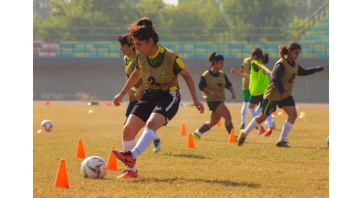 Pak footballers training camp kicks off