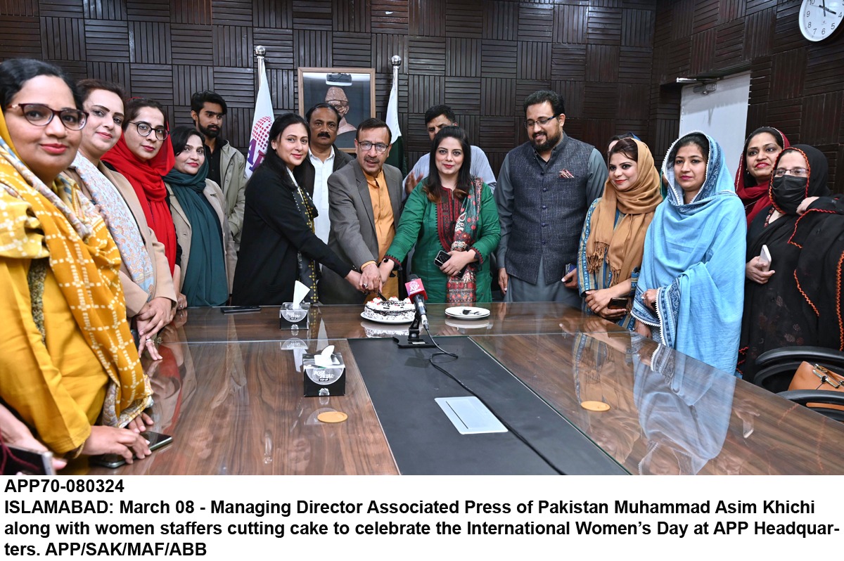 APP marks International Women's Day with cake-cutting ceremony