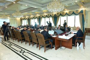 PM for inclusion of global experts in economic reforms consultation process