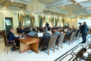 PM for inclusion of global experts in economic reforms consultation process