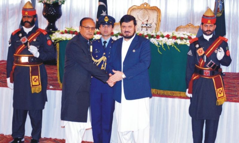 Amjad Aziz Malik receives greetings on award of Tamgha-e-Imtiaz