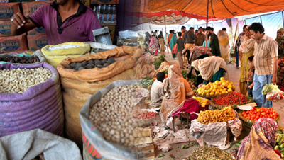 Markets, grocery stores bustling ahead of holy Ramazan