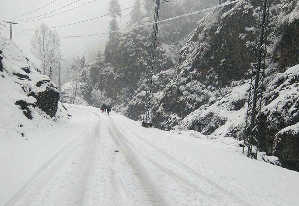 PDMA predicts snowfall, rain in Murree, Galiyat
