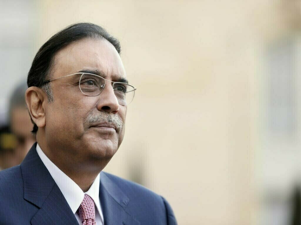 President Zardari decides not to draw his salary