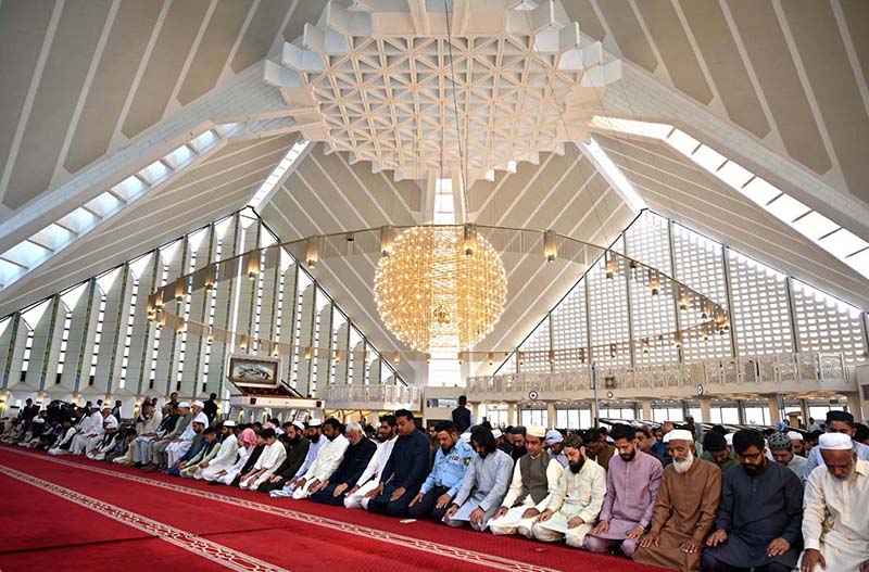 Secretary General of the Muslim World League (MWL) Dr. Mohammad bin Abdulkarim Al-Issa arrives at Faisal Masjid for offering Eidul-Fitr