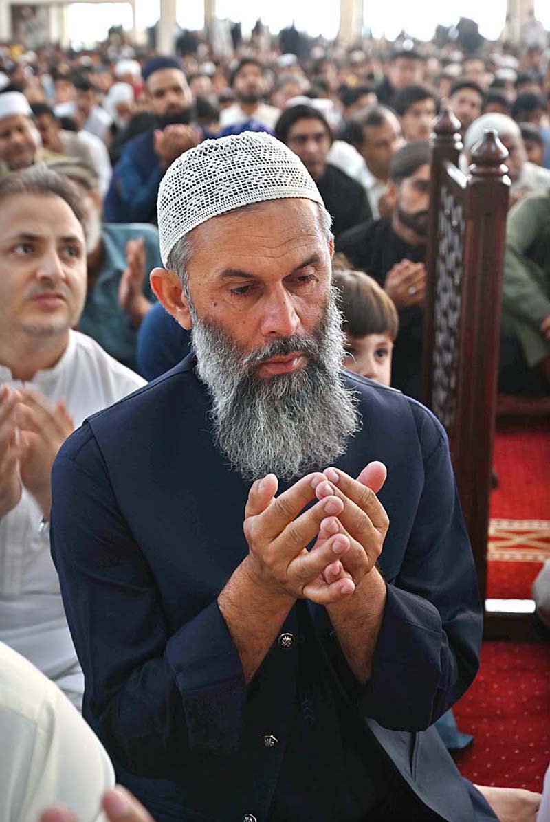 Secretary General of the Muslim World League (MWL) Dr. Mohammad bin Abdulkarim Al-Issa arrives at Faisal Masjid for offering Eidul-Fitr