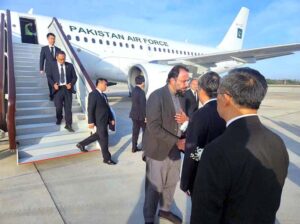 To express solidarity with the government and people of China, Chaudhry Salik Hussain, Federal Minister for Overseas Pakistanis and Human Resource Development arrived in Wuhan, China, today on the special flight that carried the mortal remains of five Chinese personnel, who died in a terrorist attack on 26 March, 2024.The Federal Minister was received by high ranking government officials and Pakistan Embassy representative at Wuhan airport, China.