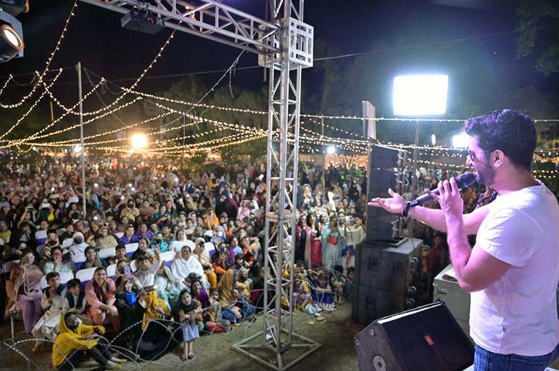 Well-known singer Ustad Kale Khan is performing during Flora Festival organized by PHA.