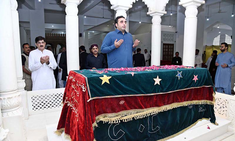 Chairman Pakistan Peoples Party Bilawal Bhutto Zardari along with Sindh Chief Minister Syed Murad Ali Shah offering Fateha at grave of Shaheed Mohtarma Benazir Bhutto on the occasion of first day of Eidul Fitr at Gharhi Khuda Bakhsh