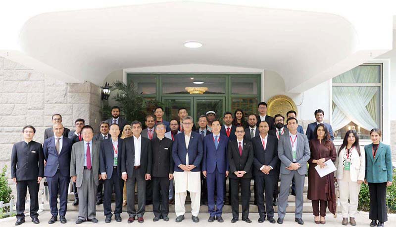 A group photo of Ambassador of Pakistan to China H.E. Mr. Khalil Hashmi with panelists at “Pakistan Professionals and Students Forum “hosted by Pakistan Embassy