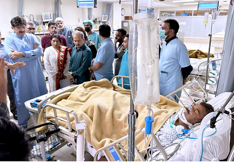 Sindh Chief Minister Syed Murad Ali Shah is inquires the health of the victims of Hub Road accident at the Trauma Center