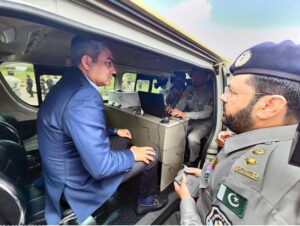 Interior Minister Mohsin Naqvi inspecting Islamabad Traffic Police Facilitation on Wheels van.