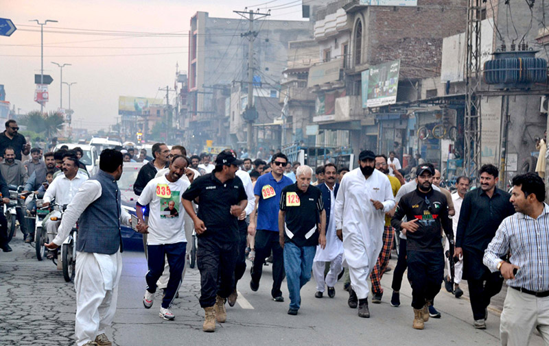 Federal Minister Maritimes, Qaiser Ahmed Sheikh participating in 16th Annual River Chenab Marathon Race (7 KM long from Toll Palza to Khatmay Naboowat Chwok).