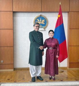 Ambassador of Pakistan to China H.E. Khalil Hashmi presented his credentials as Pakistan’s non-resident Ambassador to Mongolia to H.E. President Ukhnaagiin Khürelsükh, Ambassador Khalil Hashmi conveyed greetings & good wishes of Pakistan’s leadership; affirmed commitment to further strengthen Pakistan - Mongolia ties.