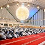 A large number of people are offering prayers in the Faisal Masjid connection Mehfil-e-Shabeena with Shab-e-Qadar on 27th day of Holy fasting month of Ramzanul Mubarak