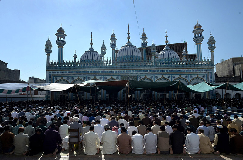 A Large number of people offering Jumma-Tul-Wida prayer during the Holy month of Ramazan Ul Mubarak at Jamia Masjid Zia ul Aloom Satellite Town