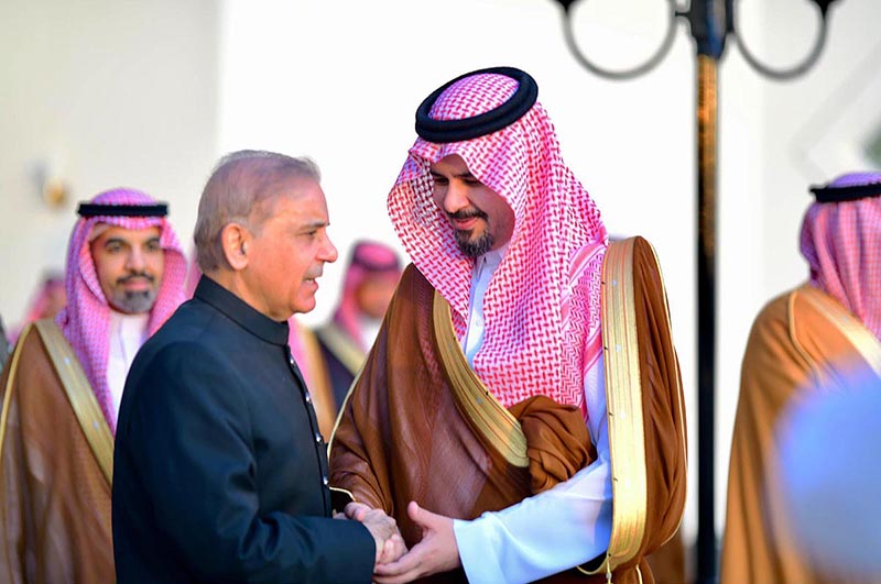 Prime Minister Muhammad Shehbaz Sharif is being received by Governor of Madinah H.R.H. Prince Salman bin Sultan Al Saud at Madinah Airport