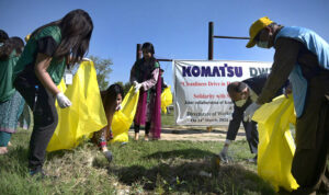 Director Directorate of Workers Education Rai Muhammad Akbar briefs the participants during “cleanliness drive in honour of mother earth” & Solidarity with sanitation workers joint collaboration of Komatsu Pakistan Soft (KPS) and Directorate of Workers Education (DWE) at G-8 Markaz.