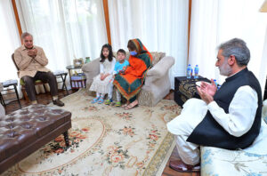 Prime Minister Muhammad Shehbaz Sharif offering fateha for Customs Inspector Husnain Ali Tirmazi Shaheed.