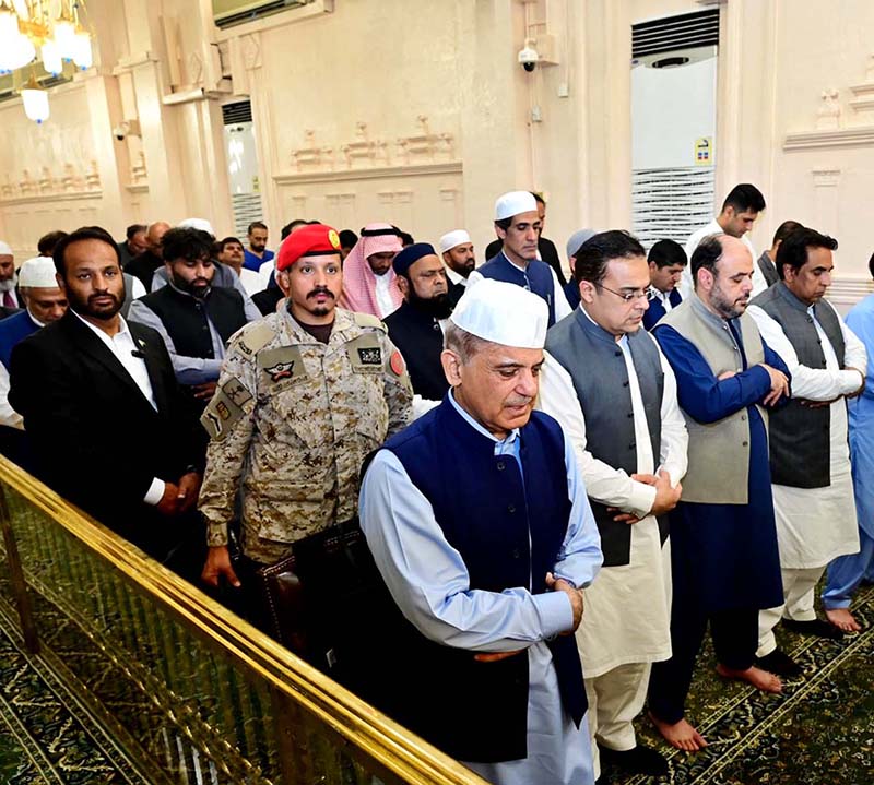 Prime Minister Muhammad Shehbaz Sharif offers prayers at Masjid-e-Nabvi.