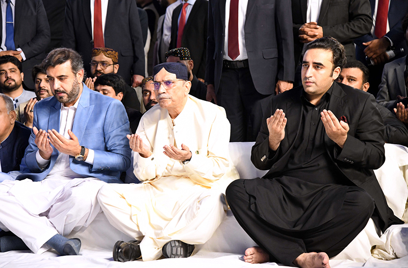 President Asif Ali Zardari accompanied by PPP Chairman Bilawal Bhutto Zardari offering Fateha on the occasion of 45th Death Anniversary of Shaheed Zulfiqar Ali Bhutto at Garhi Khuda Bakhsh Bhutto