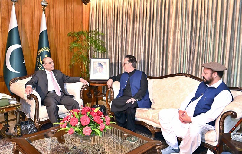 Governor Gilgit-Baltistan (GB), Syed Mehdi Shah and Chief Minister GB, Gul Bar Khan called on President Asif Ali Zardari at Aiwan-e-Sadr.