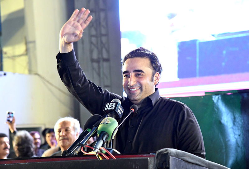 PPP Chairman Bilawal Bhutto Zardari responding to the workers before addressing the public gathering on the occasion of 45th Death Anniversary of Shaheed Zulfiqar Ali Bhutto at Garhi Khuda Bakhsh Bhutto.