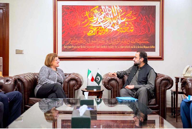 Federal Minister for Overseas Pakistanis and Human Resources Development Chaudhry Salik Hussain presenting souvenir to Ambassador of Italy Marilina Armellin