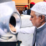 Foreign Minister Muhammad Ishaq Dar touches Hajr-e-Aswad as part of Ziaaraat of Al-Masjid e Haraam